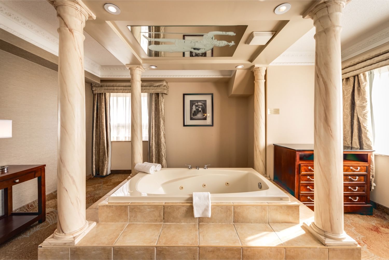 Honeymoon Suite | Astarte Suites Luxury Hotel in Santorini